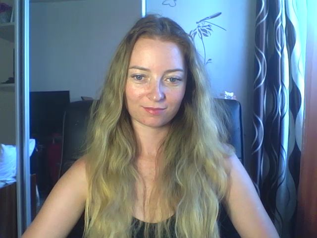 Live sex webcam photo for Milana_Candy #258175897