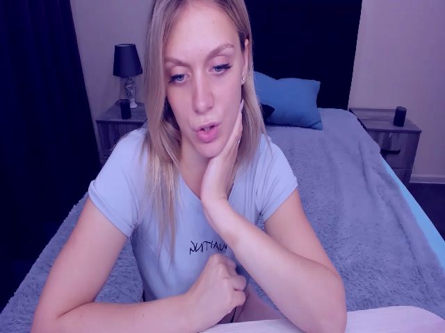 Live sex webcam photo for MeganKind #256201336