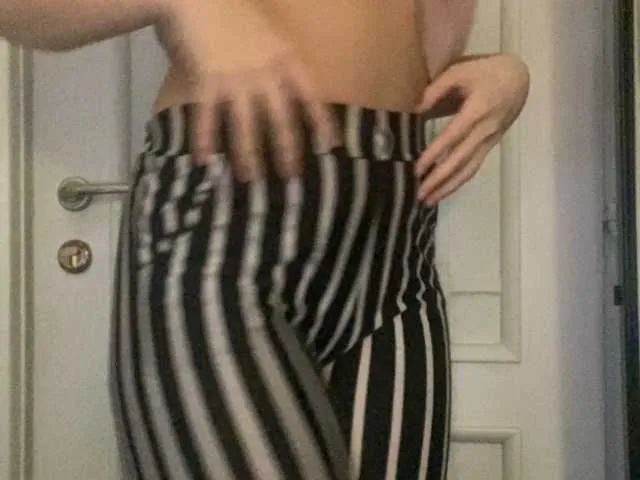 Live sex webcam photo for L0lly-D0lly #241182709