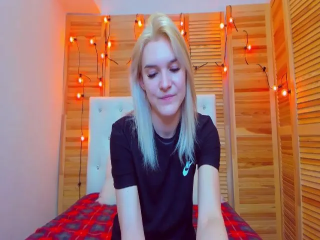 Live sex webcam photo for MarliTes #252993583