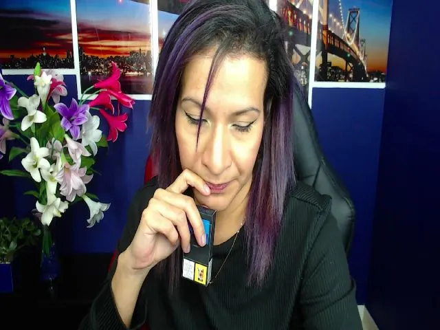 Live sex webcam photo for Infernalsexx #265153157
