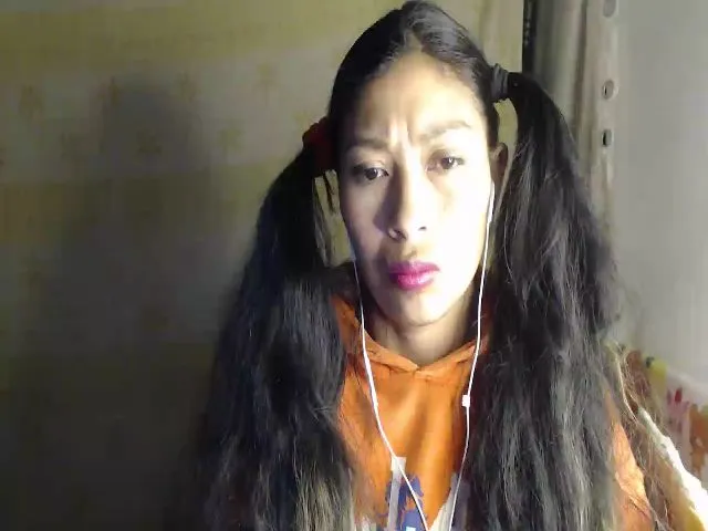 Live sex webcam photo for CHILENITAHOT #264721511