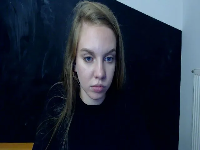 Live sex webcam photo for HappySecret_ #257092844