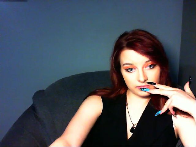 Live sex webcam photo for VirginLuna18 #264309334