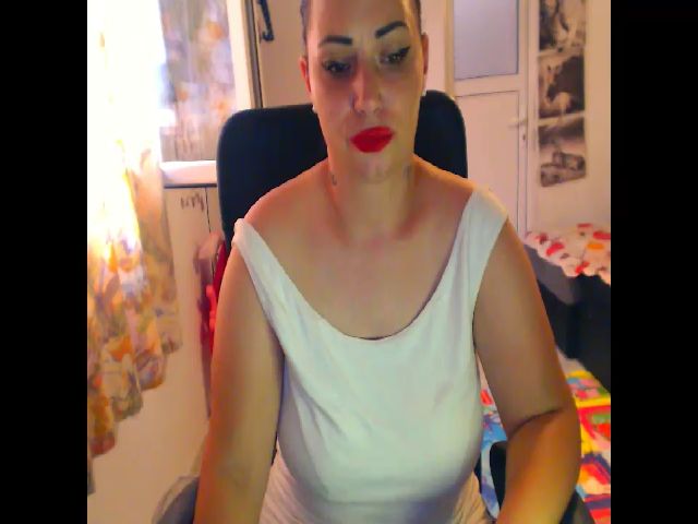 Live sex webcam photo for AmelieDoll #255366541