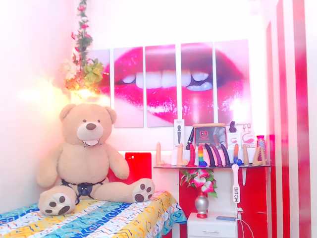 Live sex webcam photo for Cahiyaa #264255197