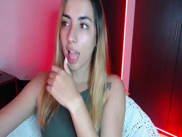 Live sex webcam photo for April_dew #261053172