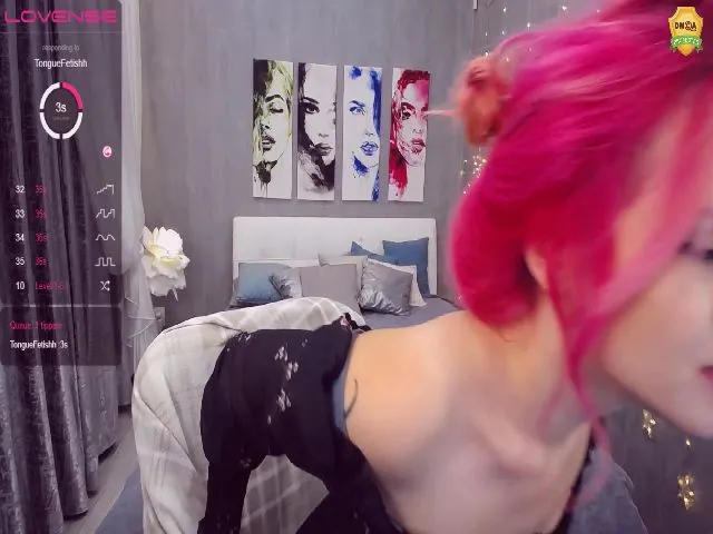 Live sex webcam photo for KerryBlair #255555063