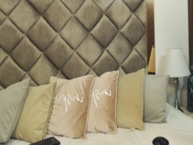 Live sex webcam photo for JullyAngel #254966740