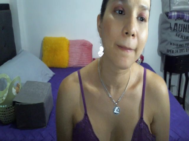 Live sex webcam photo for Sofiahenao #254400254