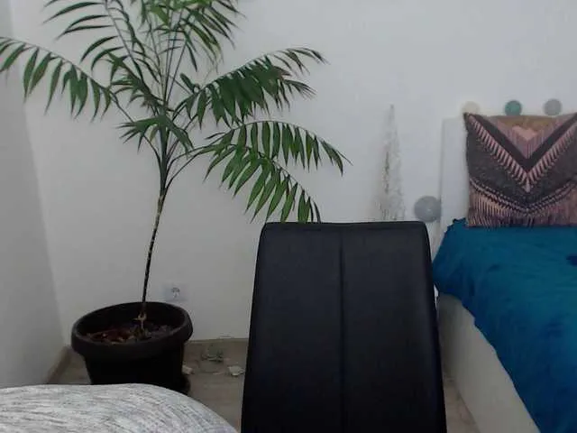 Live sex webcam photo for MayaRein #241171499