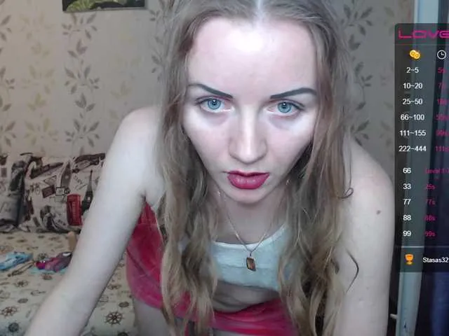 Live sex webcam photo for Alenushka888 #241407466