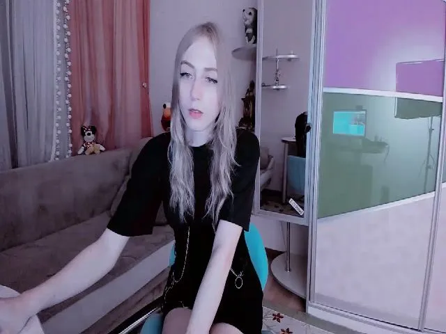 Live sex webcam photo for ScarletAmber #253222493