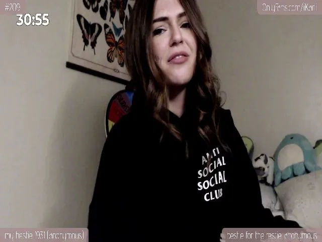 Live sex webcam photo for iKarli_ #264776889