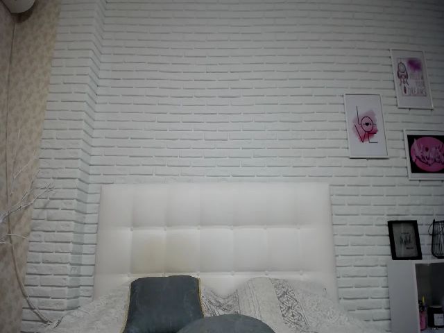 Live sex webcam photo for Malina_XXX #259172944