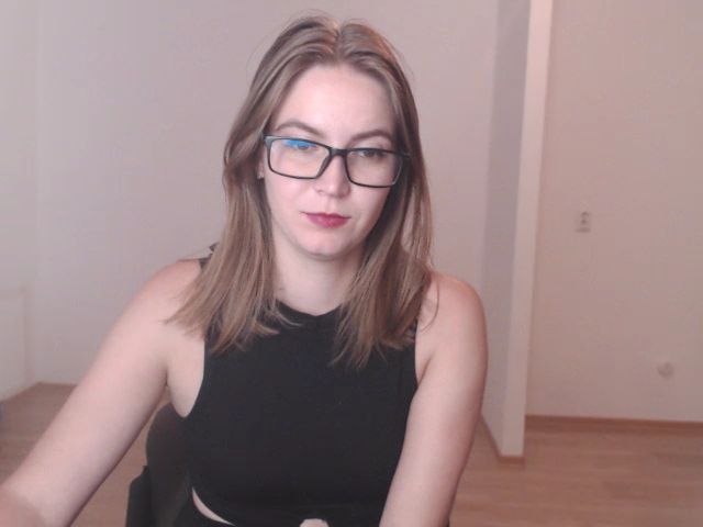 Live sex webcam photo for ALESSA_MOON #256073673