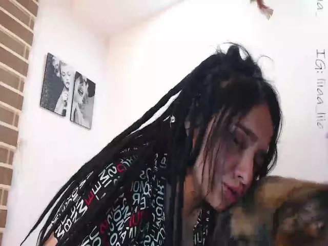 Live sex webcam photo for NinaFeliu #253254732