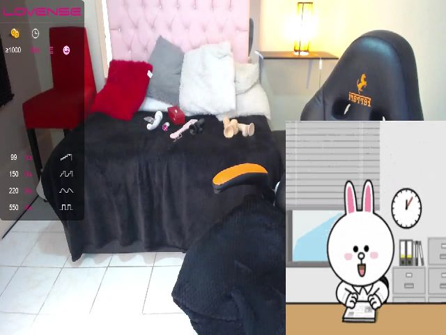 Live sex webcam photo for LESLY_LAURA #261405619