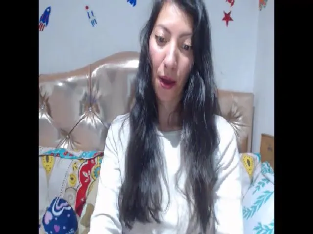 Live sex webcam photo for Kaymilf #252662974