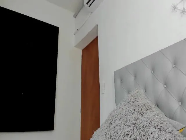 Live sex webcam photo for SexiCanela99 #252833080