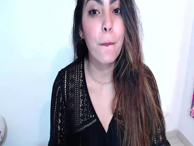 Live sex webcam photo for CARMENVILLA1 #264121978