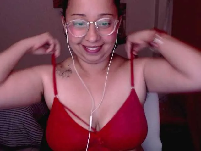 Live sex webcam photo for Ailyn88 #253960502