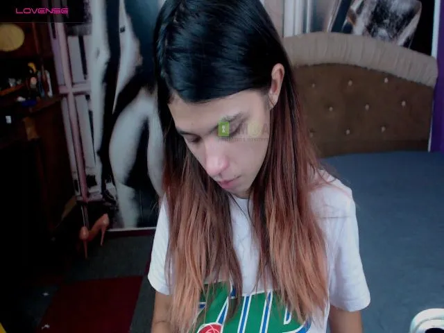 Live sex webcam photo for MisticaMissy #265096798