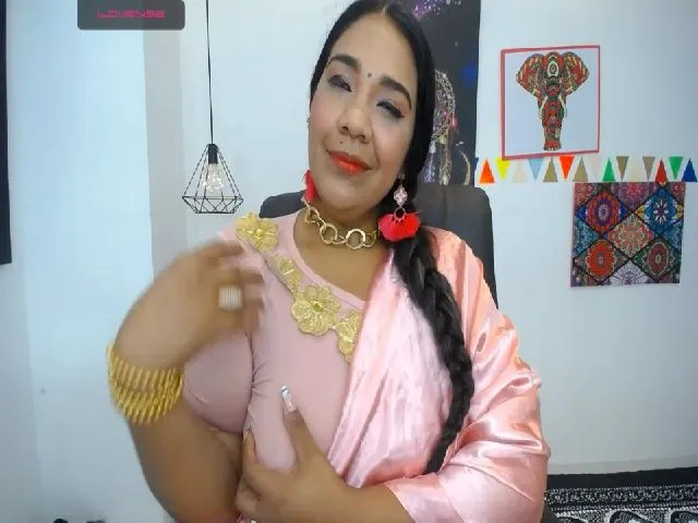 Live sex webcam photo for IndianMama #258635707