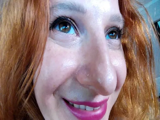 Live sex webcam photo for Ladybigsmile #263831392