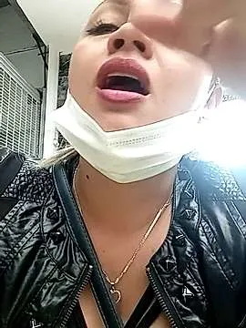 Live sex webcam photo for EVANGELY_15 #245062204