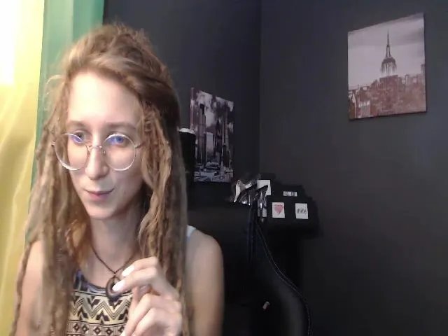 Live sex webcam photo for KINKYkeira #257449103
