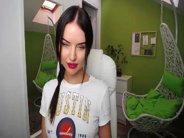 Live sex webcam photo for JenniferMoris #252451082