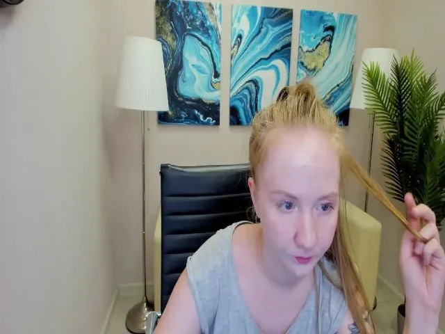 Live sex webcam photo for StunningKelly #257100357