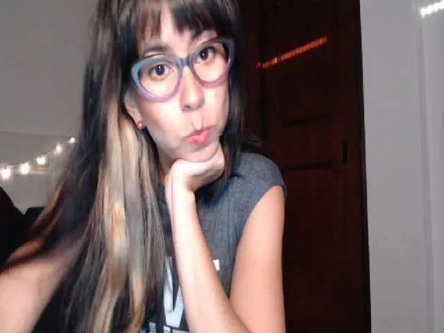 Live sex webcam photo for Evansdani18 #263256917