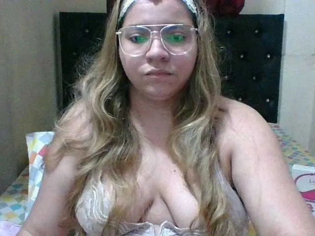 Live sex webcam photo for Victoriamor #263985858