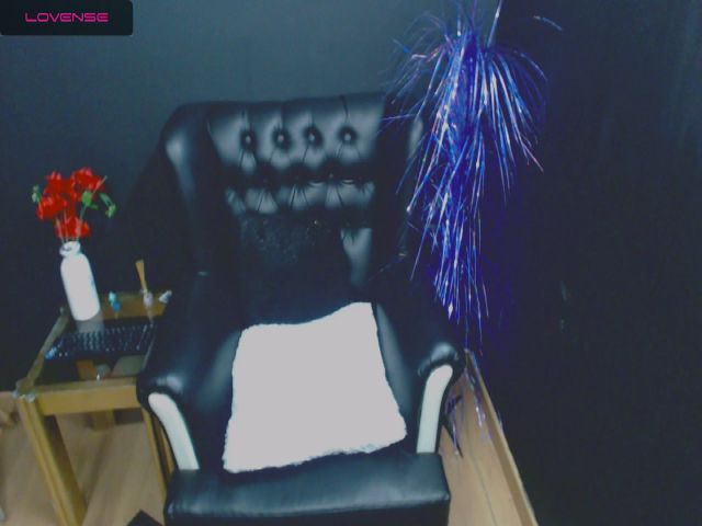 Live sex webcam photo for samantasmithh #265395193