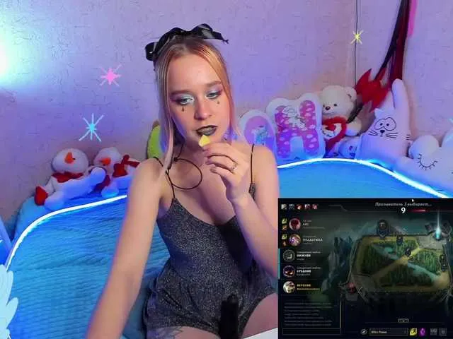 Live sex webcam photo for KiraLiLime #287989827