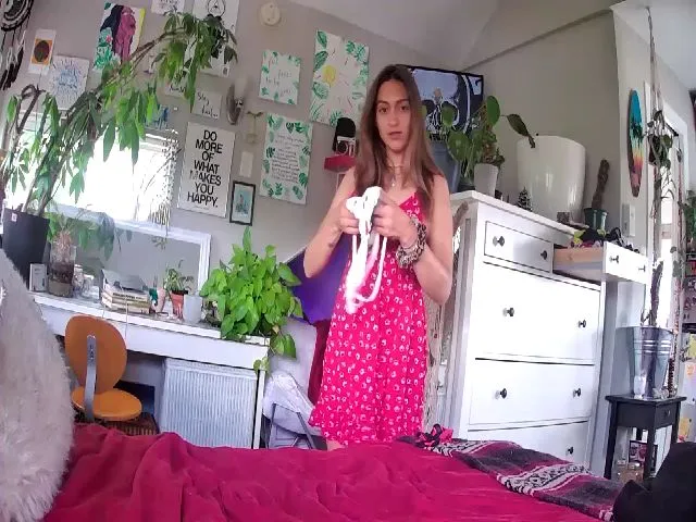 Live sex webcam photo for Sexylexi211 #260055815