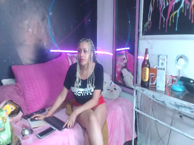 Live sex webcam photo for Emily_sweet2 #252935530