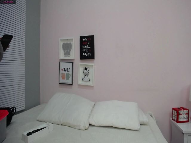 Live sex webcam photo for Whitney_swan #252267392