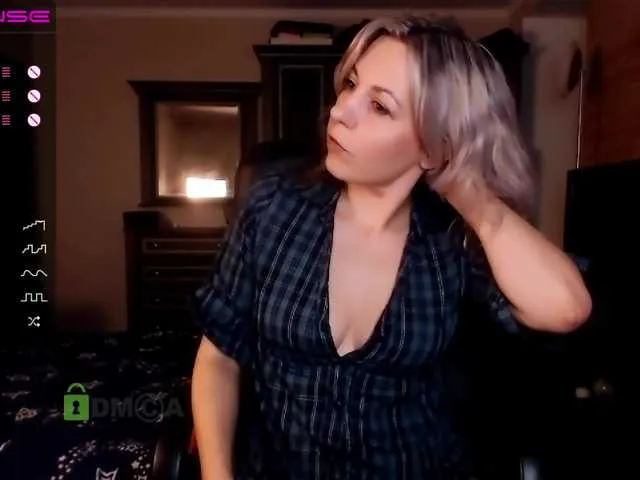 Live sex webcam photo for VickiSecret #241167747