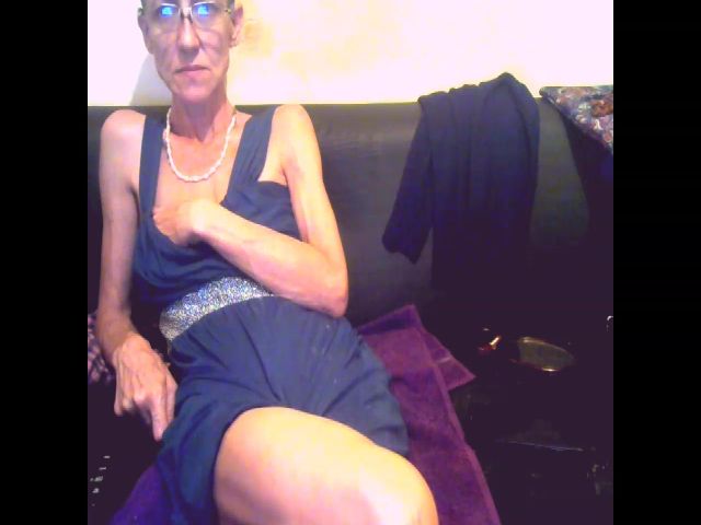 Live sex webcam photo for Sexygeny #264440793