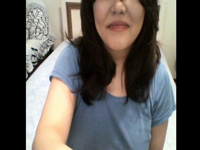 Live sex webcam photo for MissMaIChan #258197341