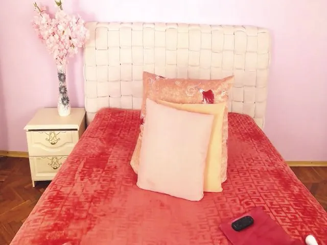 Live sex webcam photo for SpicyKiss_ #261508213