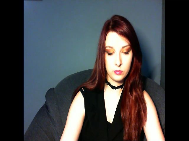 Live sex webcam photo for VirginLuna18 #252535174