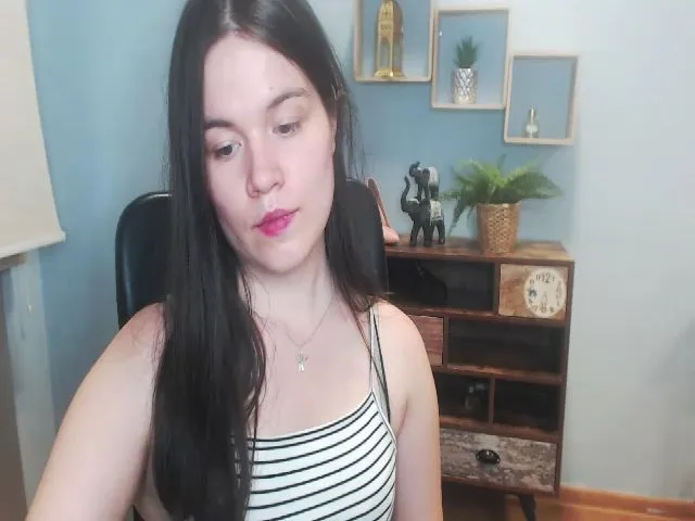 Live sex webcam photo for BeautyxOLIVIA #263223704