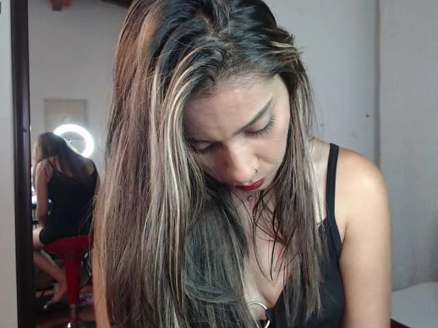 Live sex webcam photo for alicia-donato #241397948