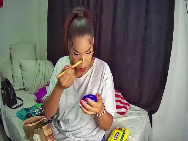 Live sex webcam photo for Brandyebony #265279891