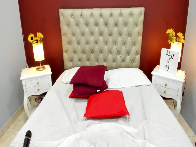 Live sex webcam photo for MafeRivers #254564354