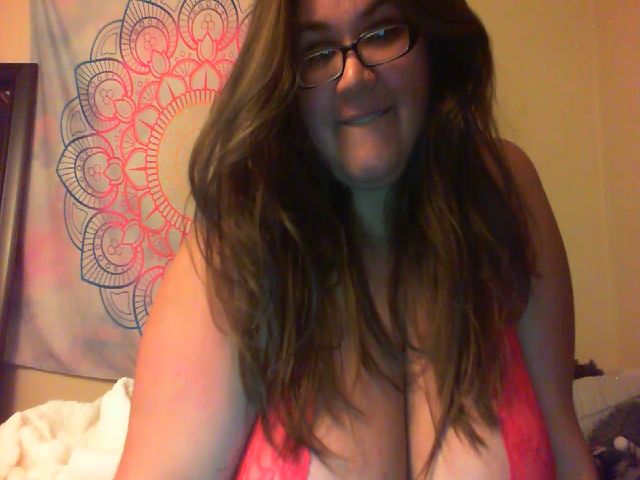 Live sex webcam photo for Kurvybbw4 #259063036